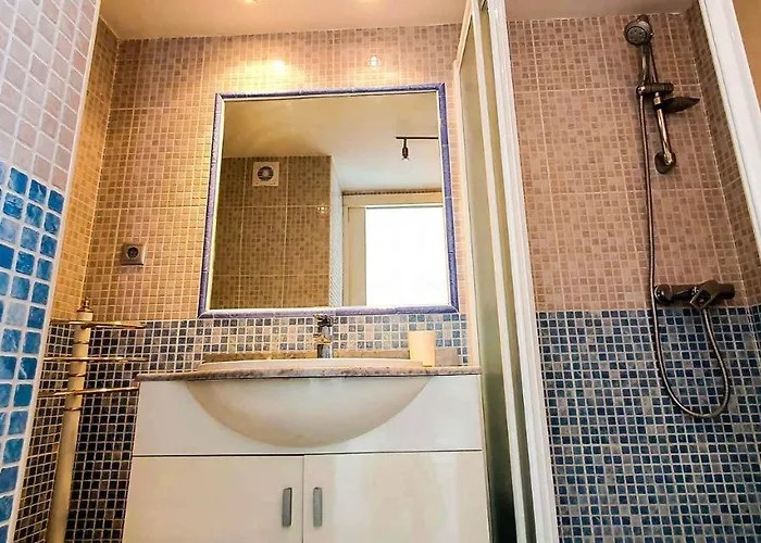 Apartament Skol 715. Spectacular Corner Duplex In