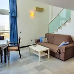 アパート Skol 715. Spectacular Corner Duplex In マルベーリャ