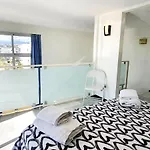 Skol 715. Spectacular Corner Duplex In アパート *